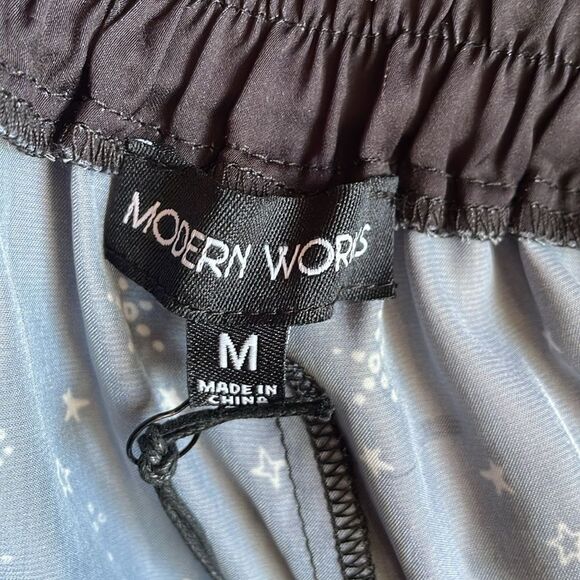 Modern Works (NWT) Black and White Star Patterned Wide Leg Satin Pants (Size: M) - Picture 8 of 10